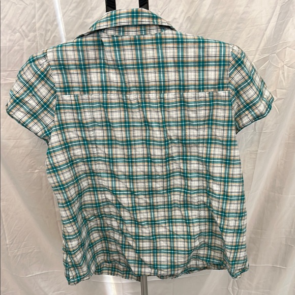 Faded Glory Green and White Button Down Shirt with Ruffled Yoke - Picture 3 of 3